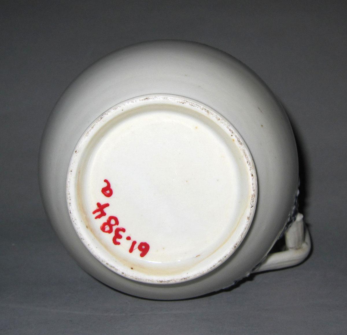 1961.0384 A Porcelain ewer underside