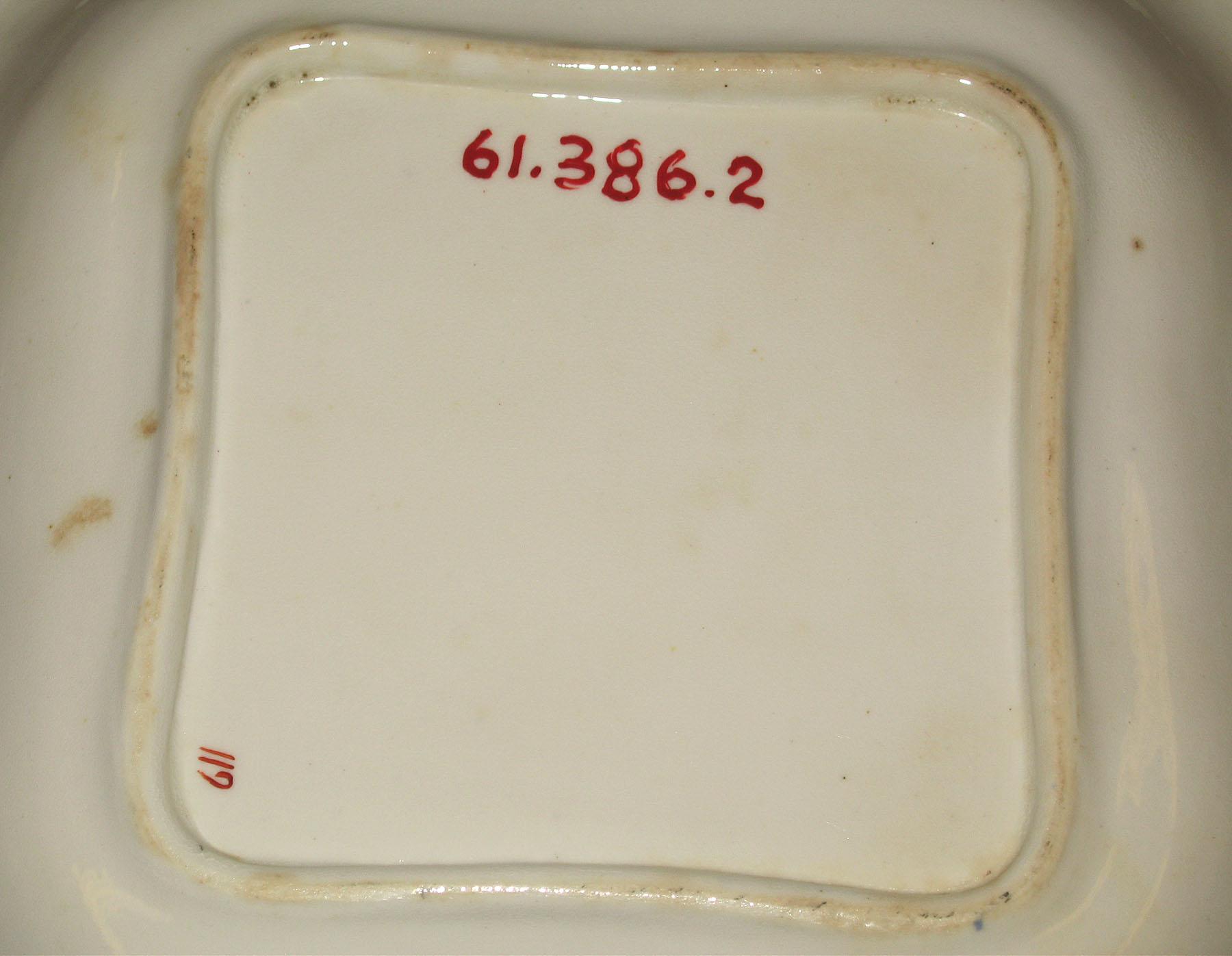 1961.0386.002 Bone-china dish (underside)