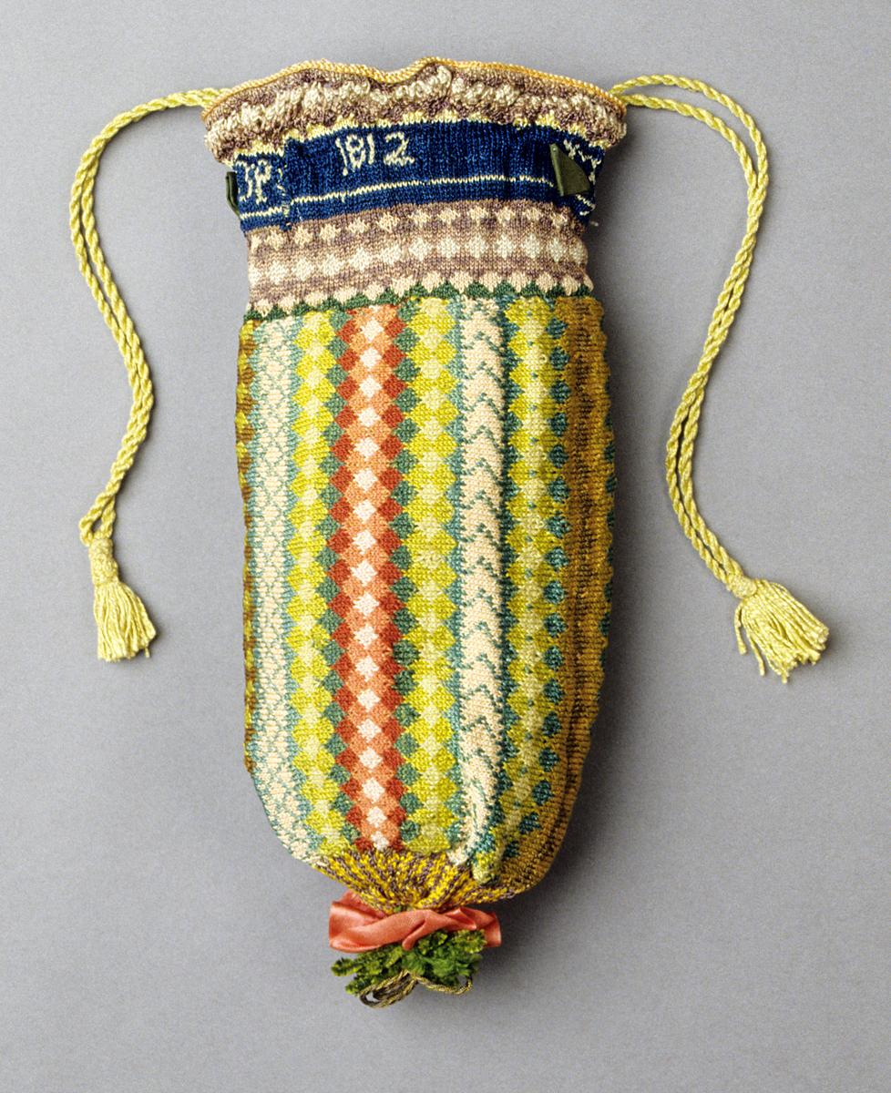 1955.0003.011 Needlework Purse, View 2