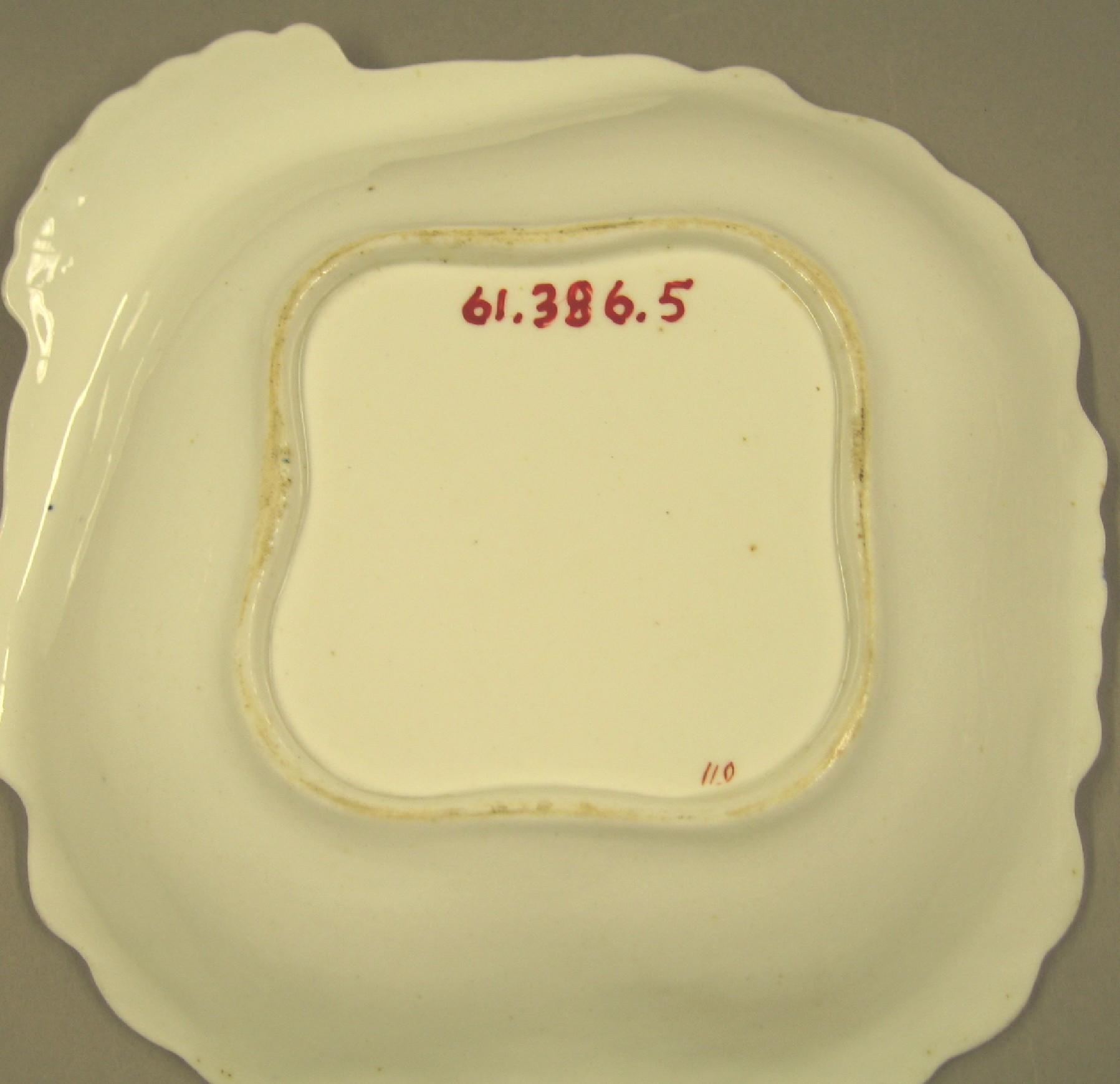 1961.0836.005 Porcelain dish (underside)