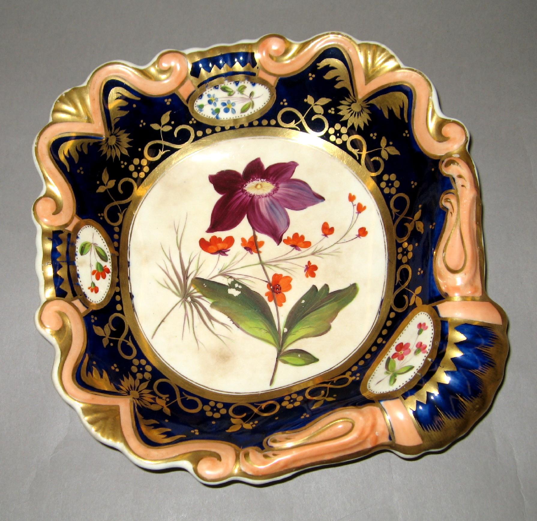 1961.0386.008 Bone china dish