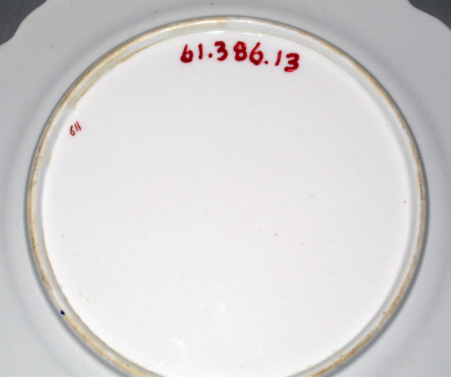 1961.0386.013 Bone-china plate (underside)