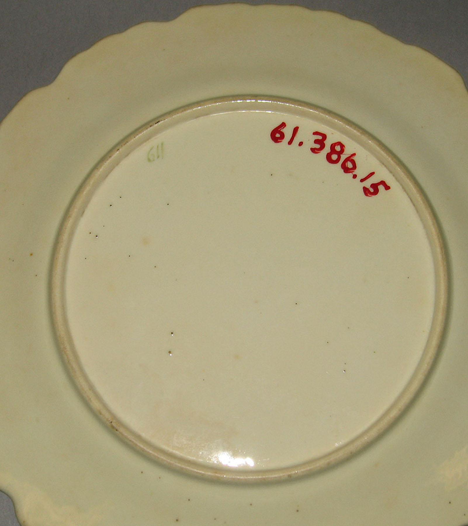 1961.0386.015 Bone-china plate (underside)