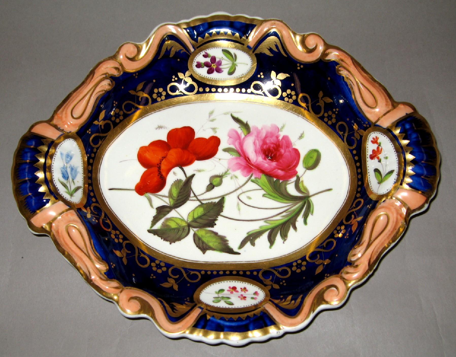 1961.0386.028 Porcelain dish