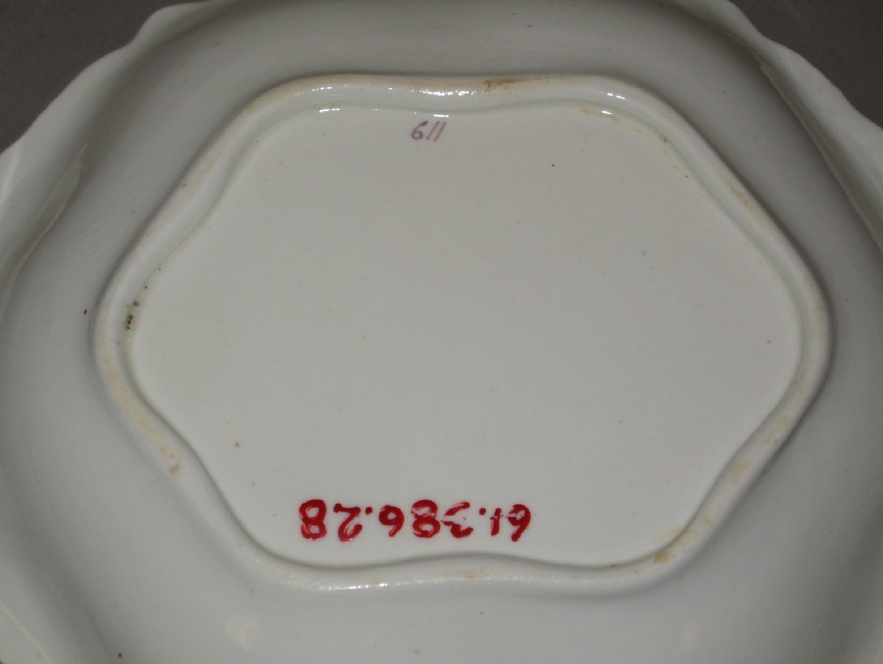 1961.0386.028 Porcelain dish (underside)