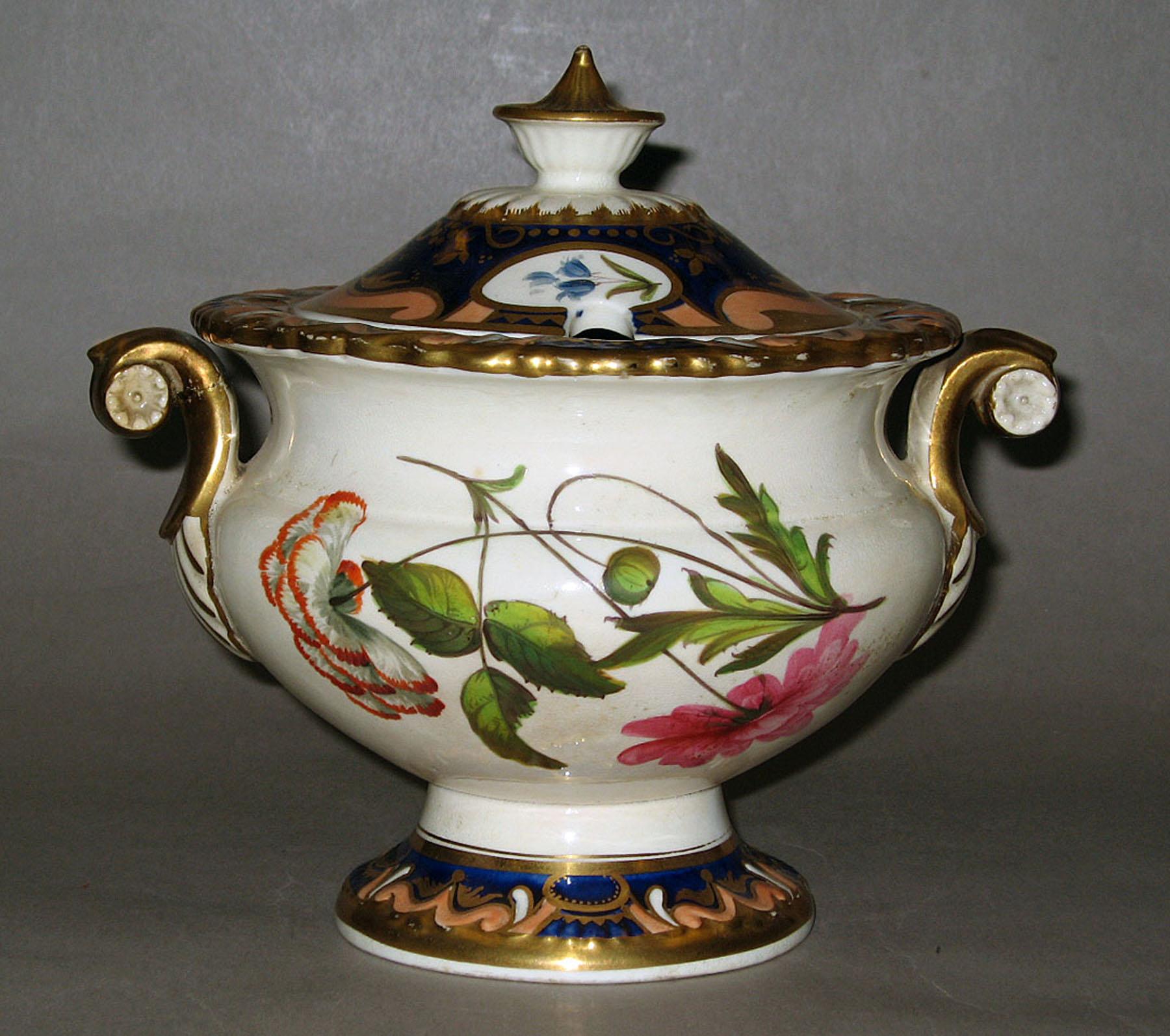 1961.0386.029 A, B Bone-china sauce tureen (side 2)