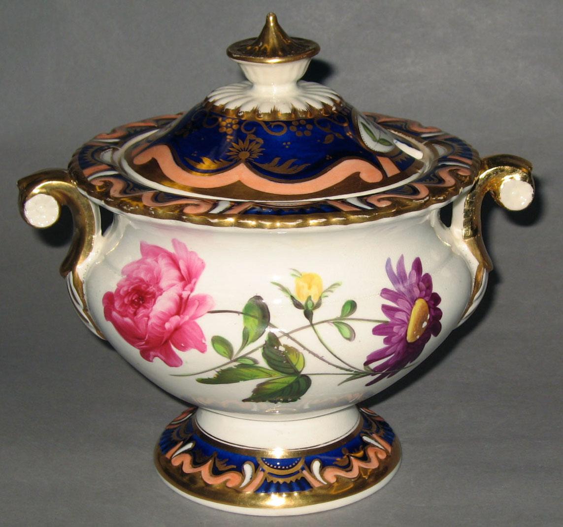 1961.0386.030 A, B Bone china sauce tureen