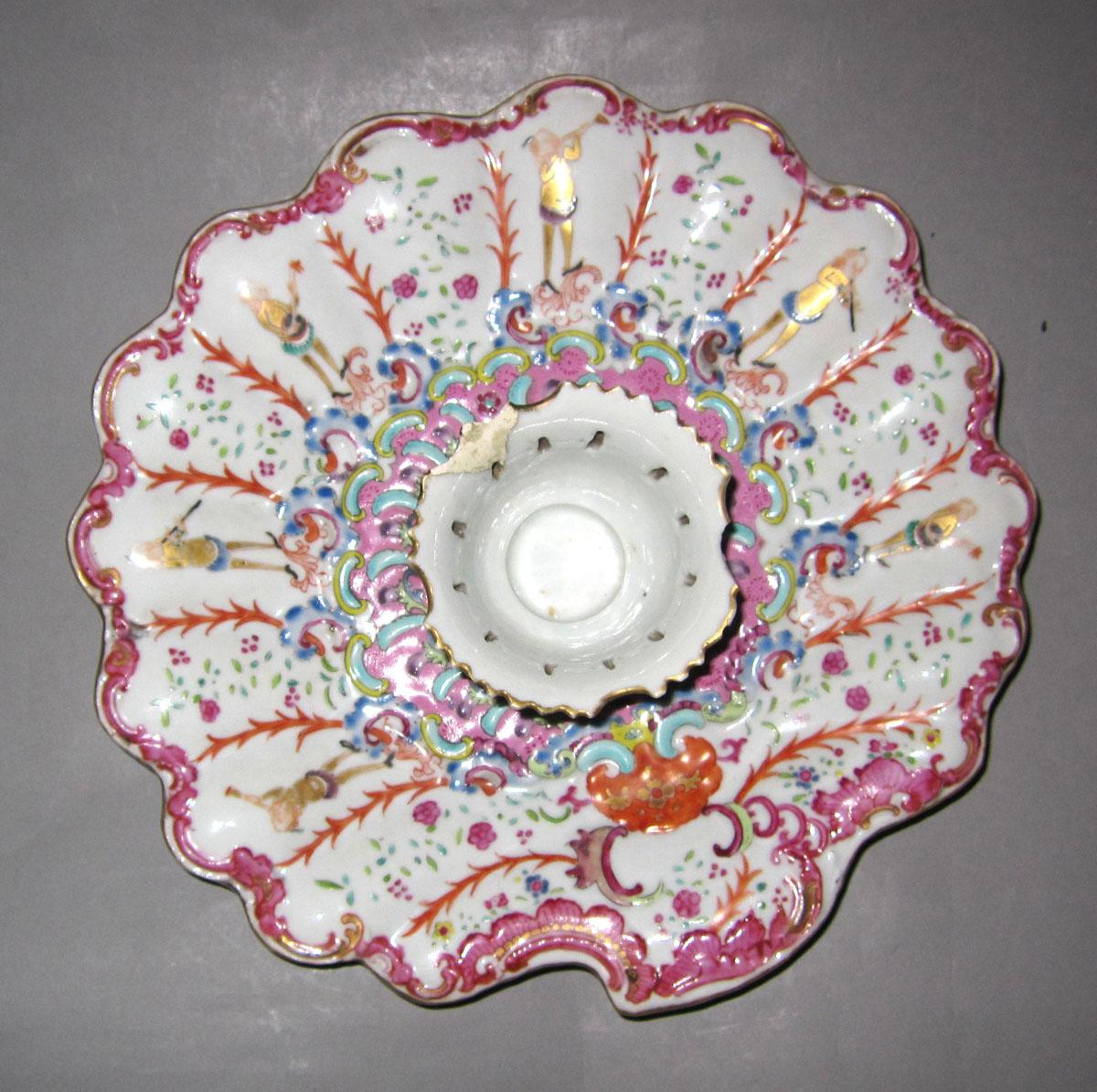 1961.0387 Porcelain dish