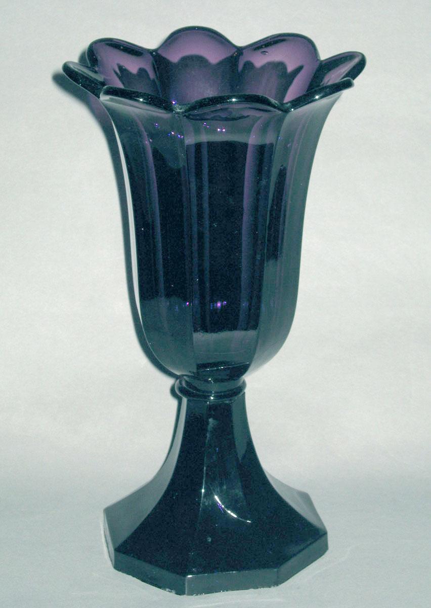1961.0390.002 Lead glass celery glass