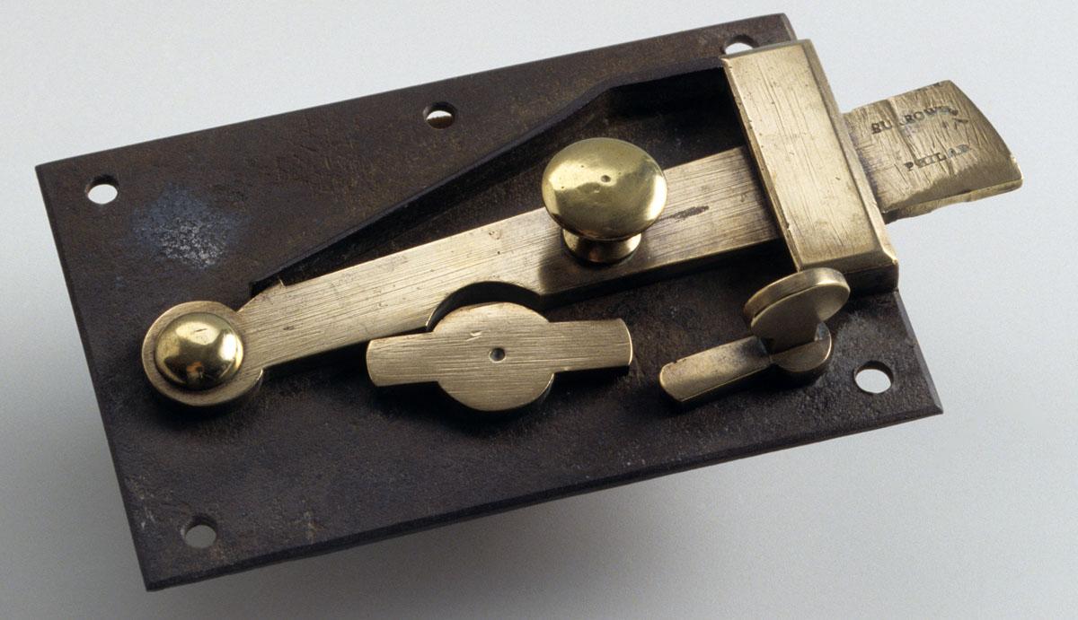1961.0425 Latch, plate latch