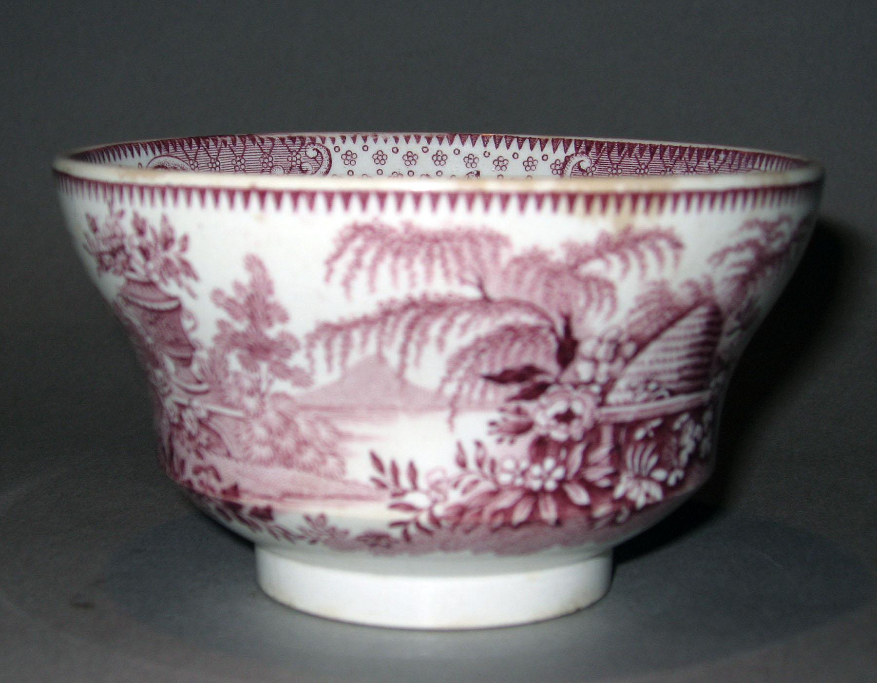 1961.0444.003 Earthenware teabowl
