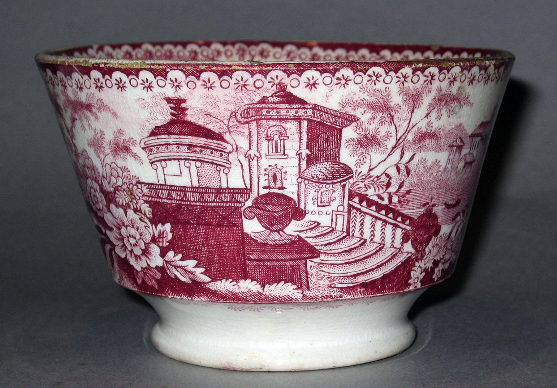 1961.0445.002 Earthenware teacup