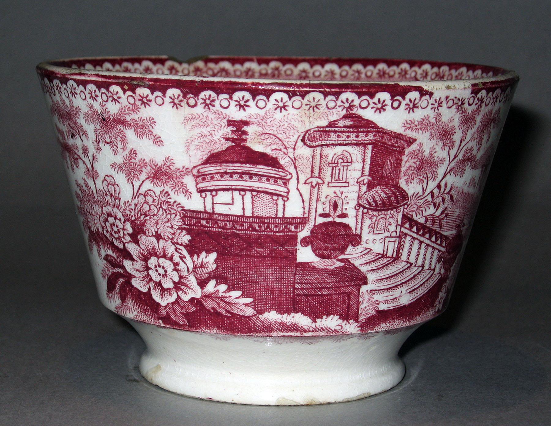 1961.0445.003 Earthenware teacup