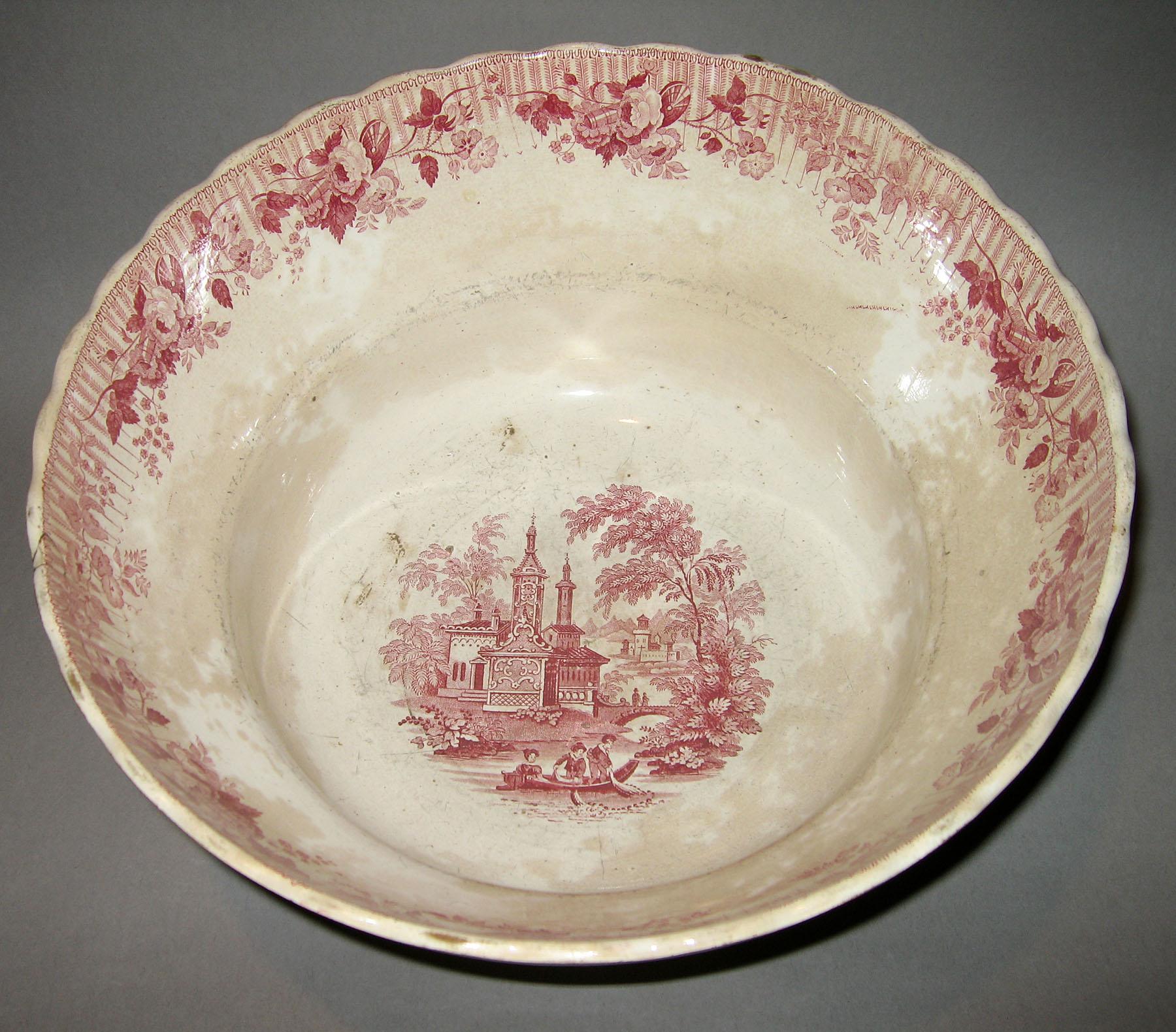 1961.0455 Red transfer printed bowl (interior)