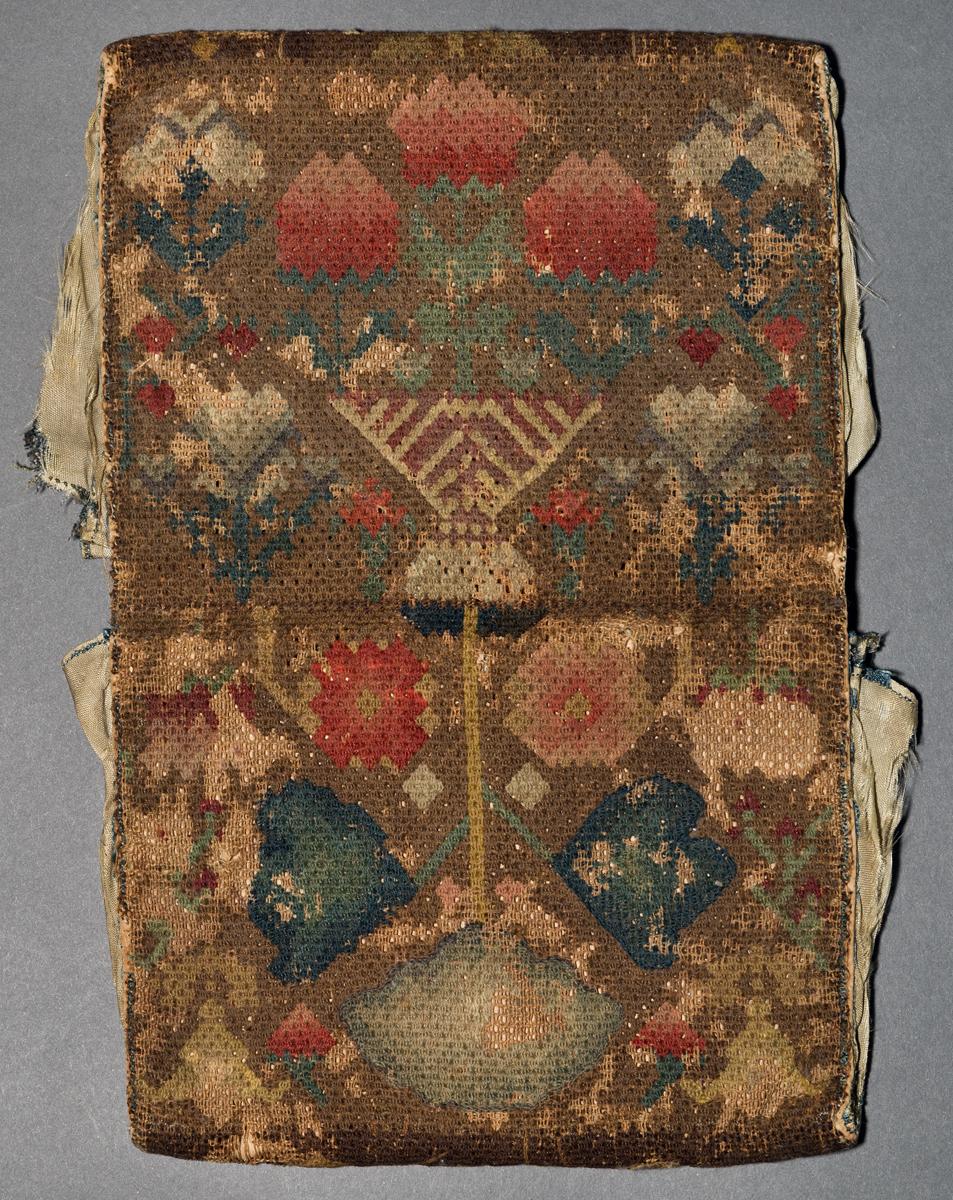 1961.0462 Pocketbook, Pattern