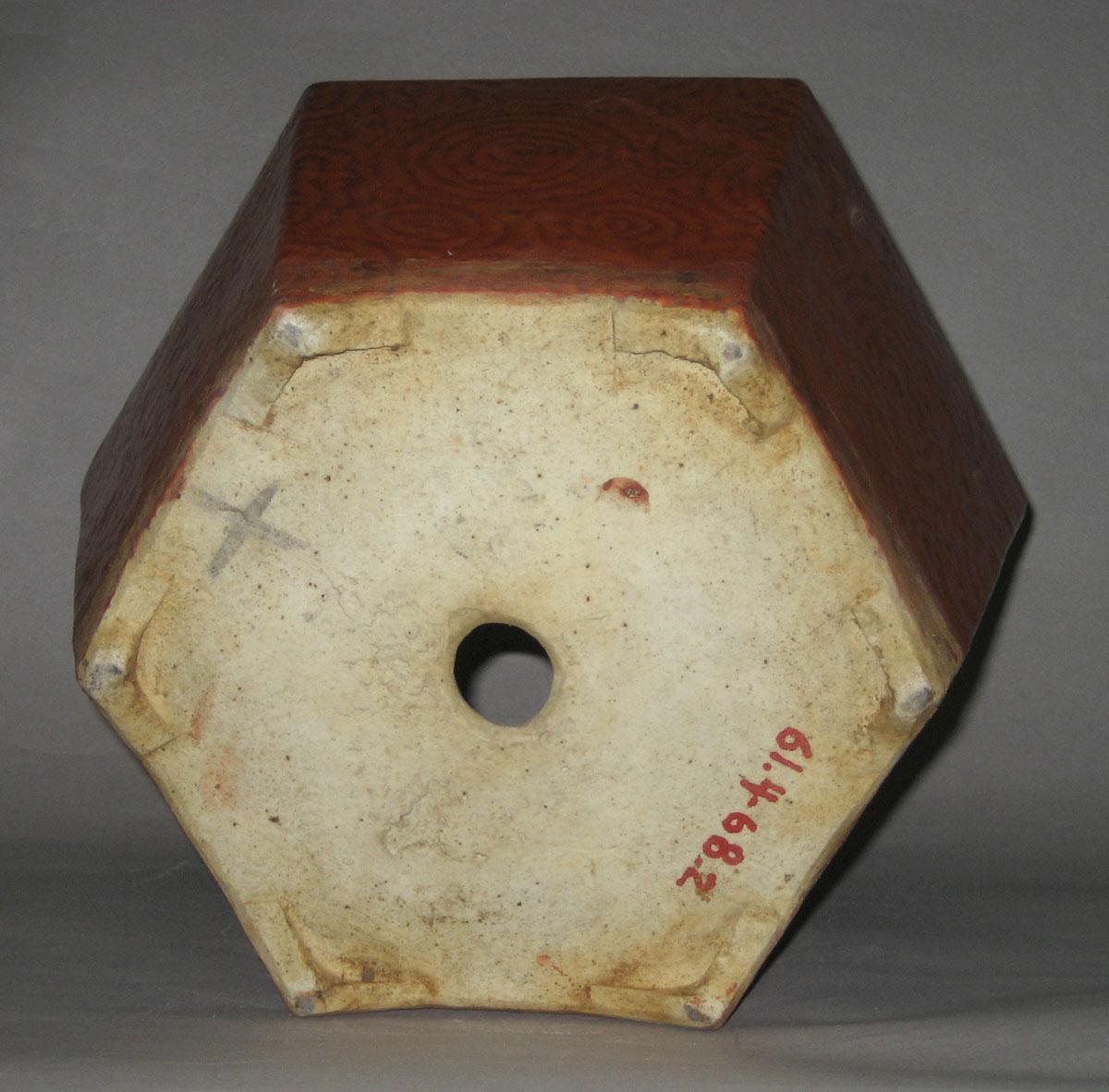 1961.468.002 Cachepot (bottom)