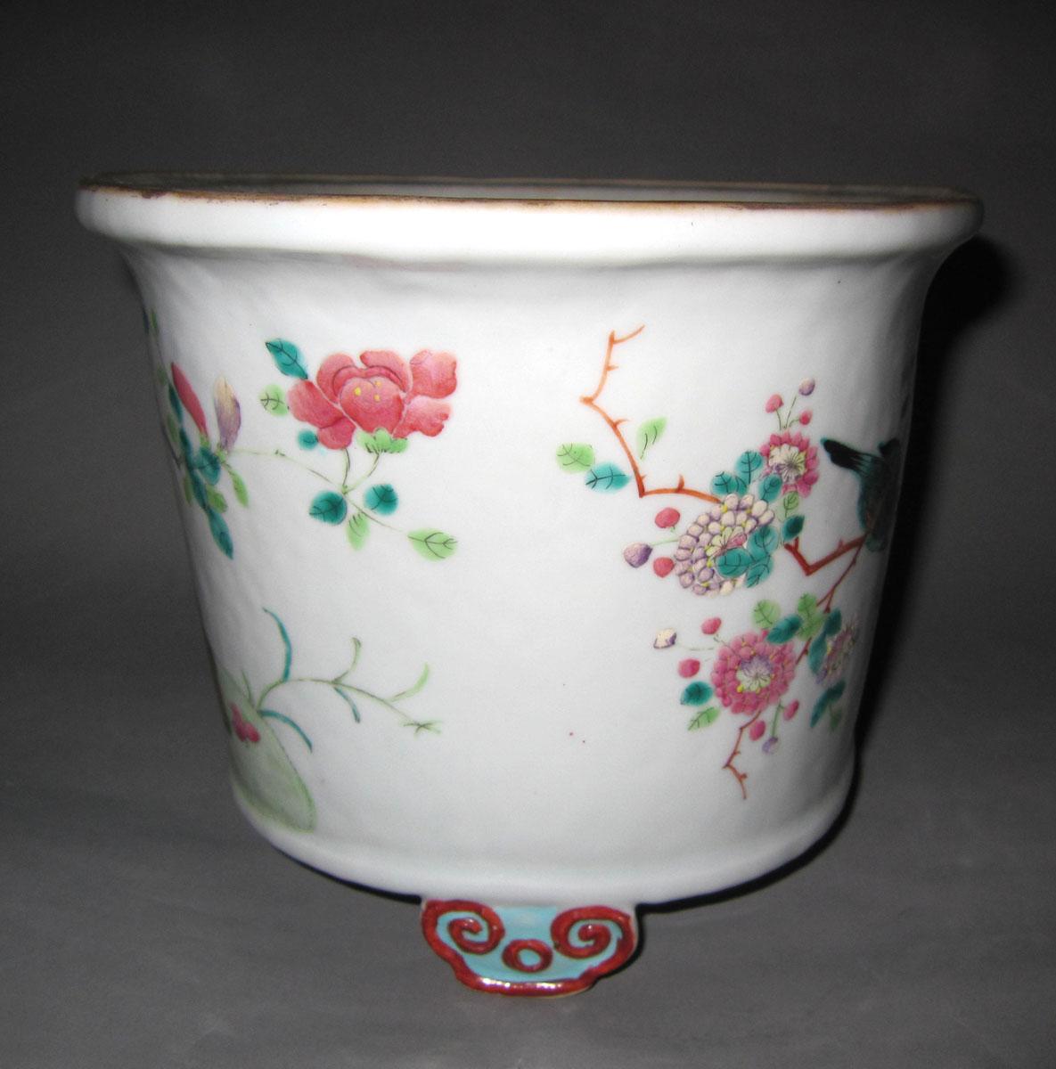 1961.0470.002 Porcelain flower pot face two