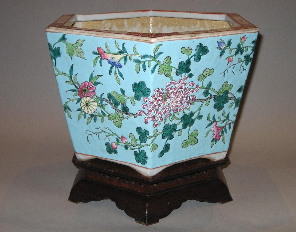1961.0471.002 Flower container