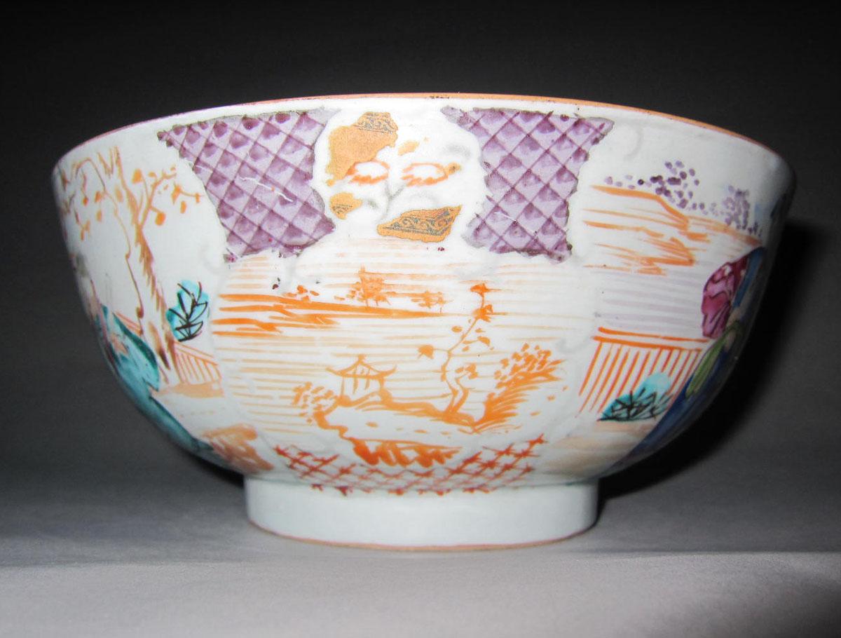 1961.0472 Porcelain bowl face four
