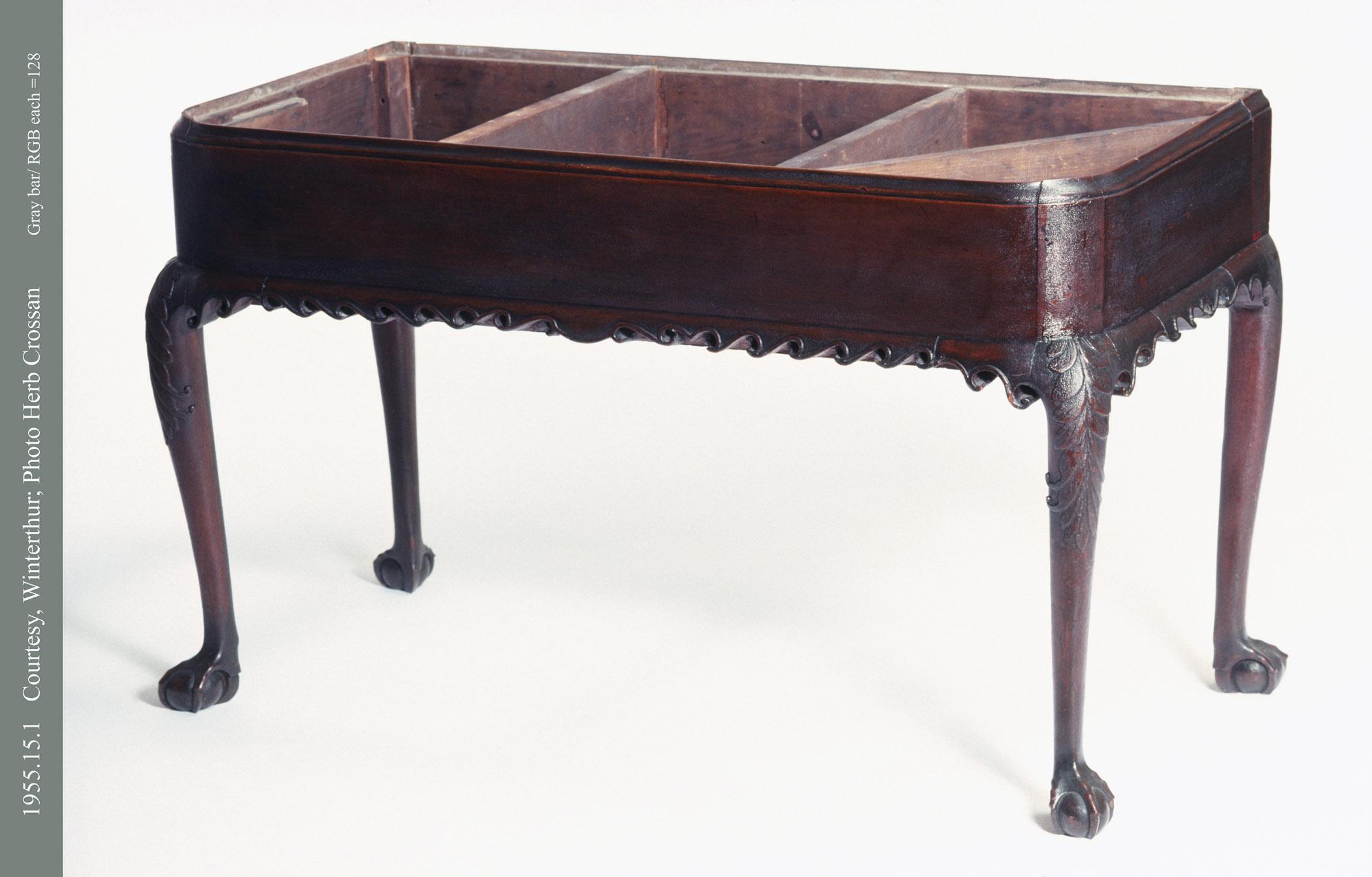 1955.0015.001 Table