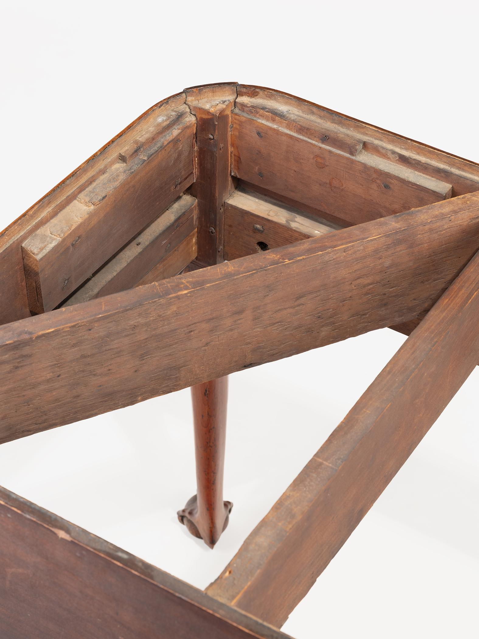 1955.0015.001 Table, Slab table, detail 2