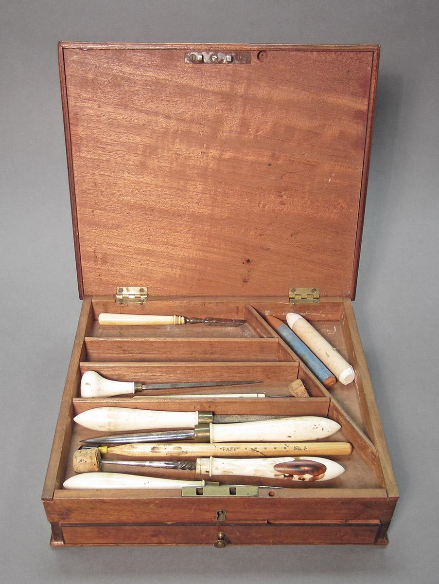 1961.0493.015, Tool box, open