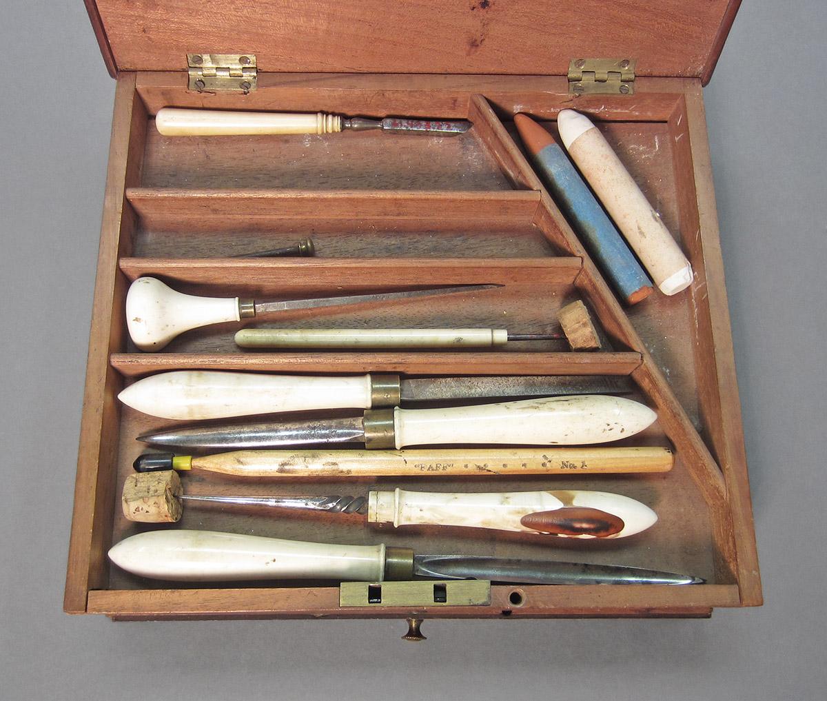 1961.0493.015, Tool box, inside top