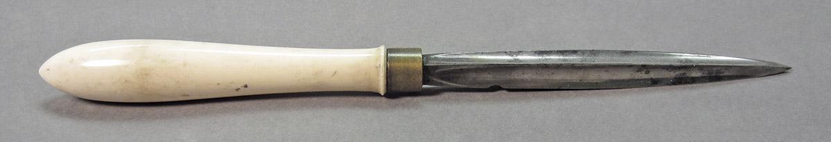 1961.0493.016, Scraper, side 1