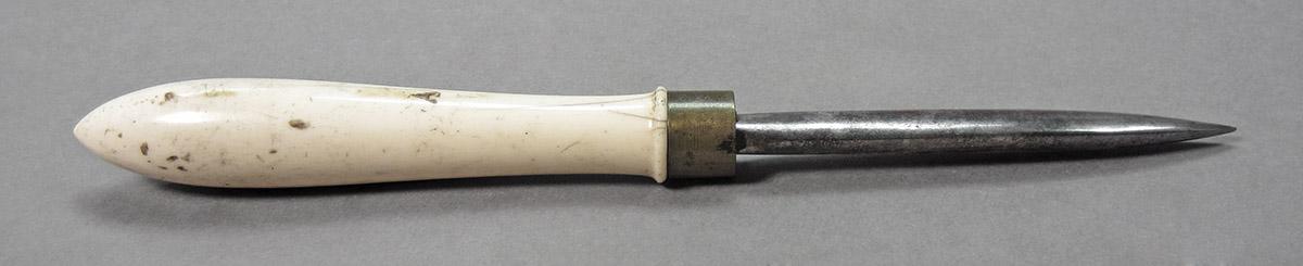 1961.0493.018, Burnisher, side 2