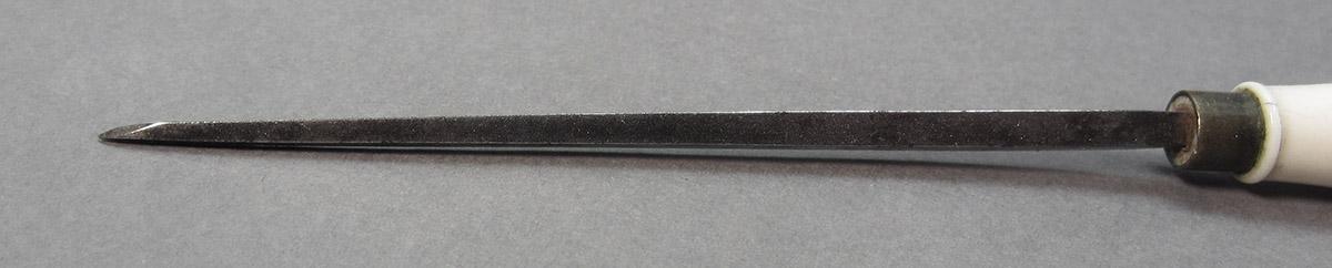 1961.0493.021, Burin, blade