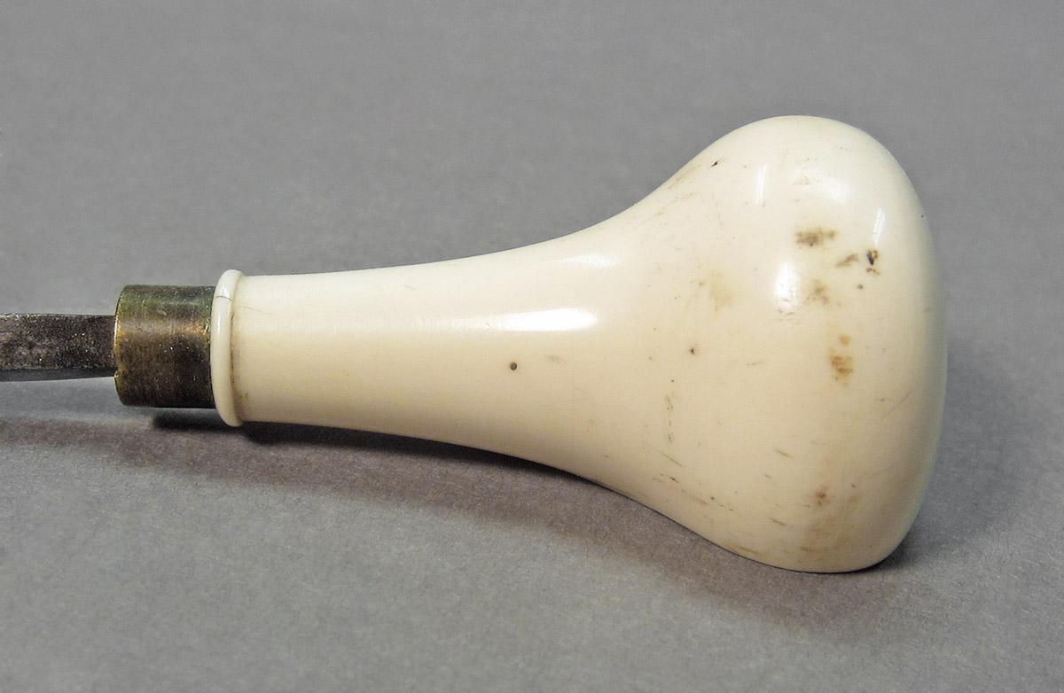 1961.0493.021, Burin, handle