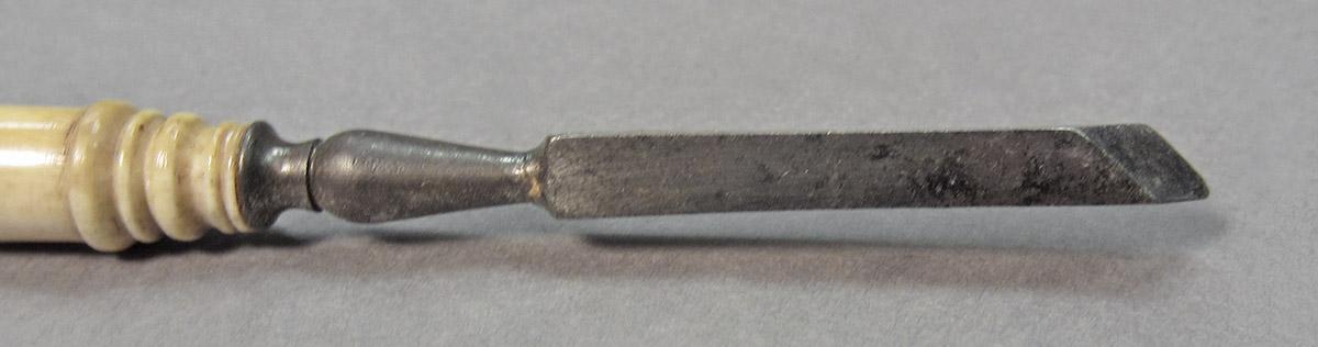1961.0493.022, Burin, blade