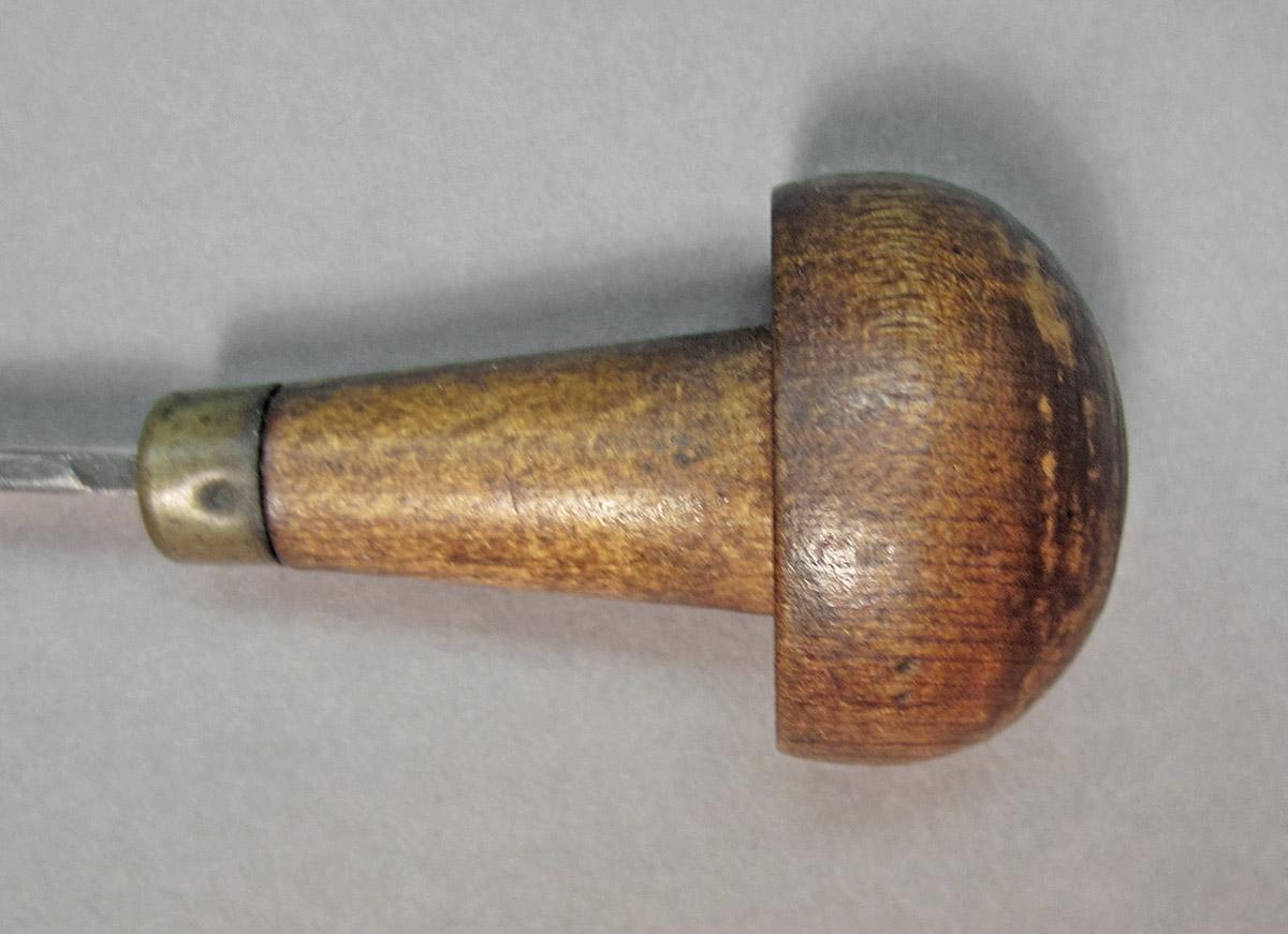 1961.0493.032, Burin, handle