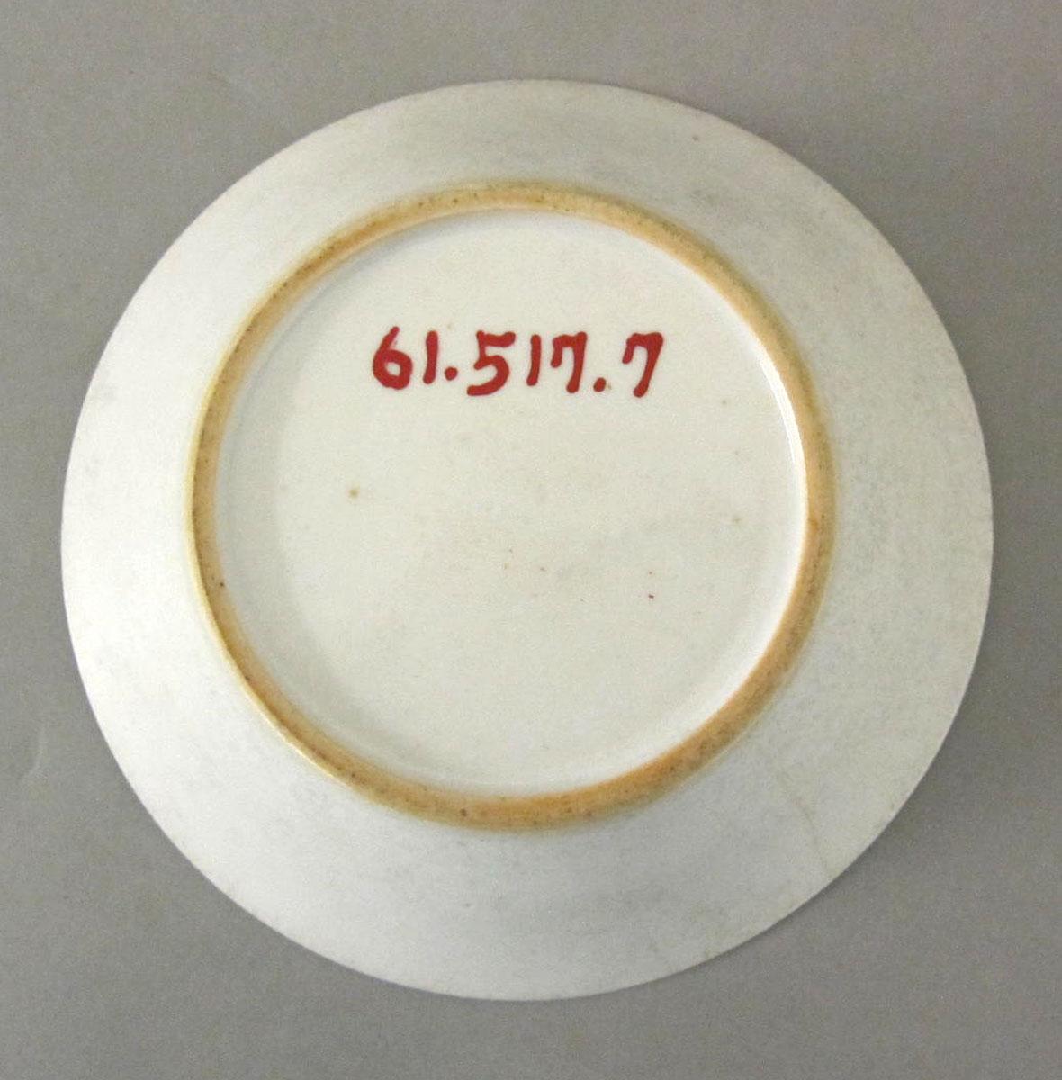 1961.0517.007 Porcelain saucer underside