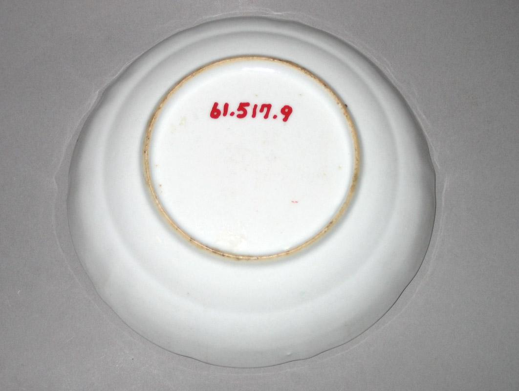 1961.0517.009 Dish underside