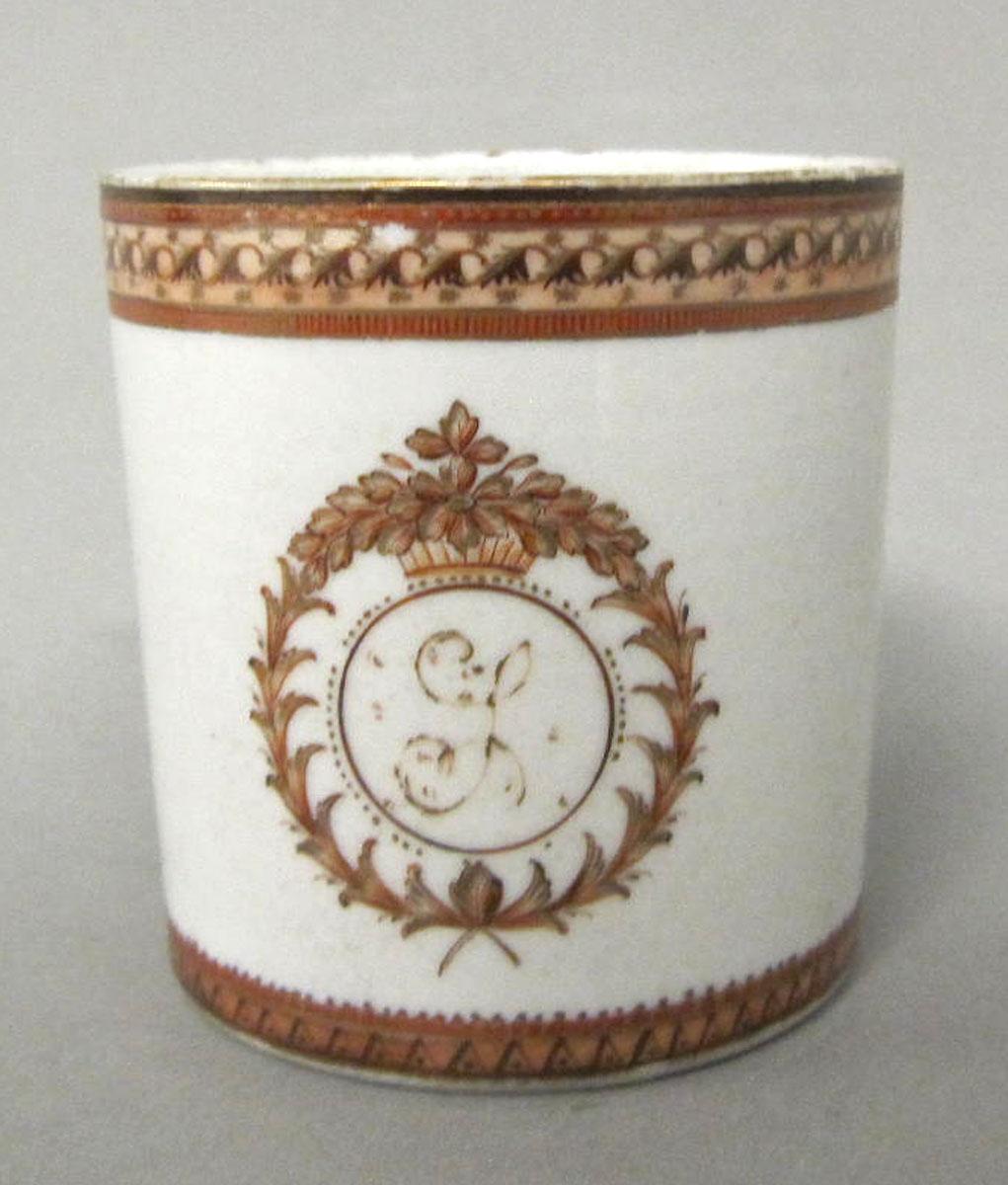 1961.0517.015 Porcelain coffee cup medallion
