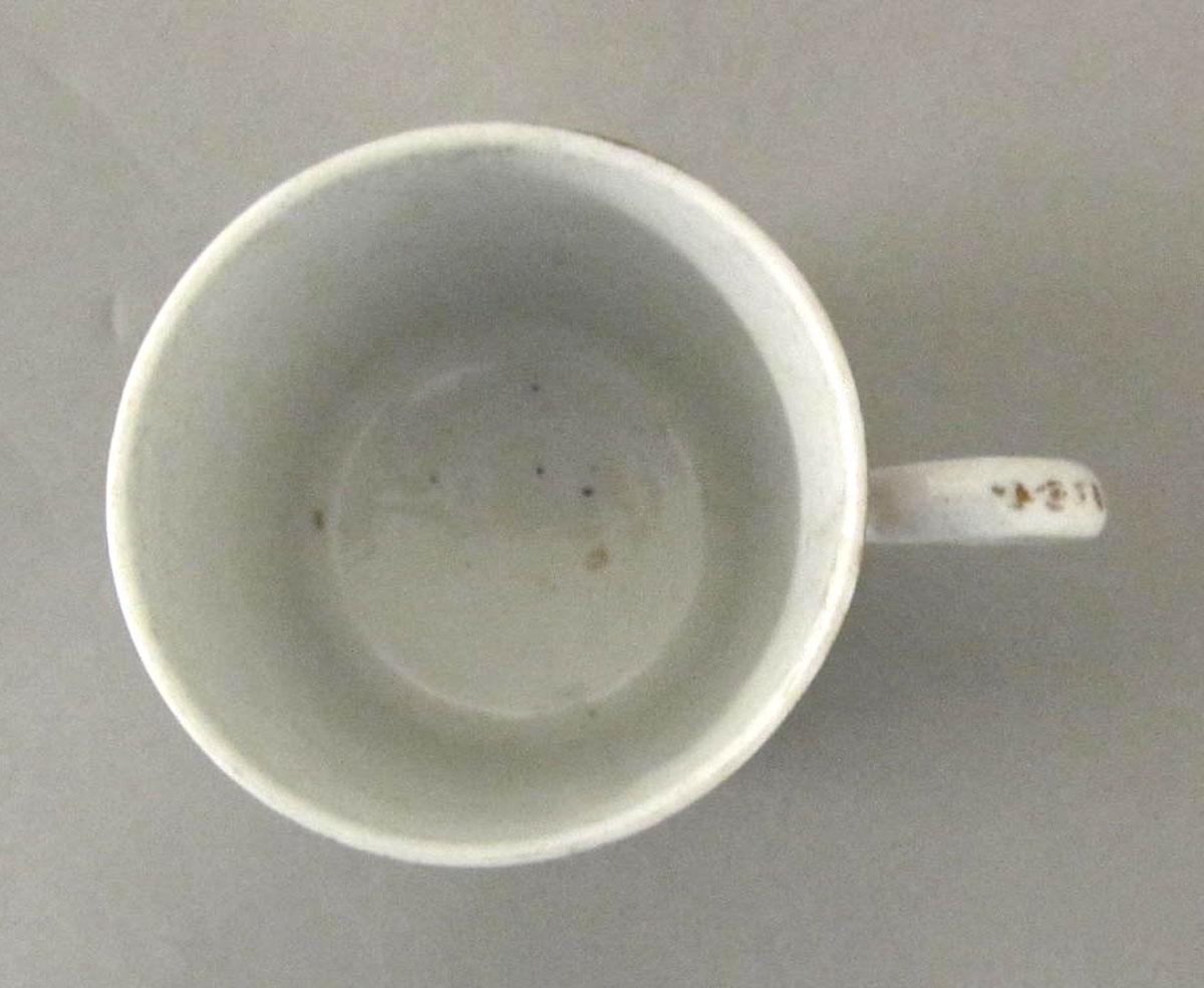 1961.0517.016 Porcelain coffee cup top