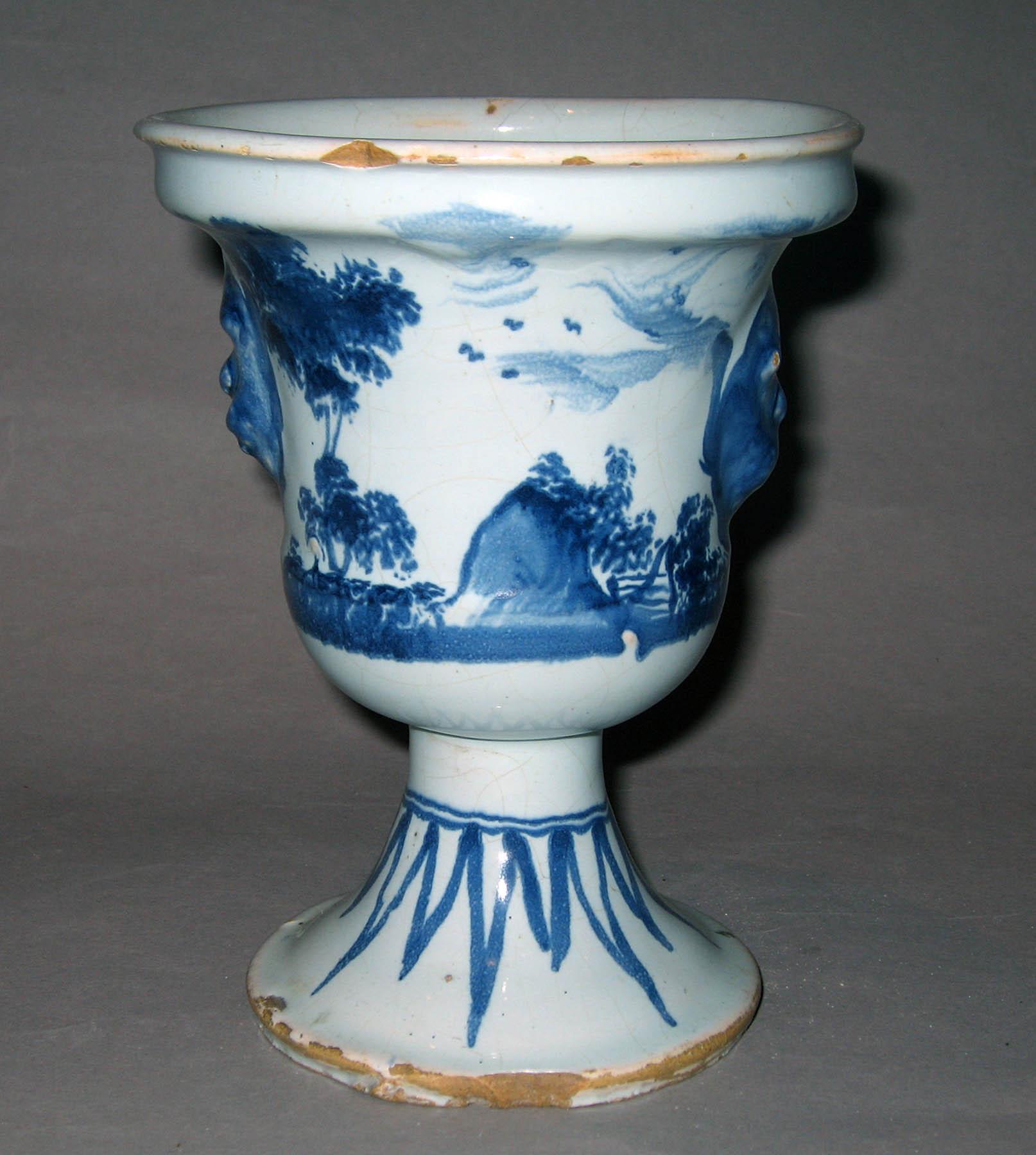 1961.0519.002 Earthenware vase