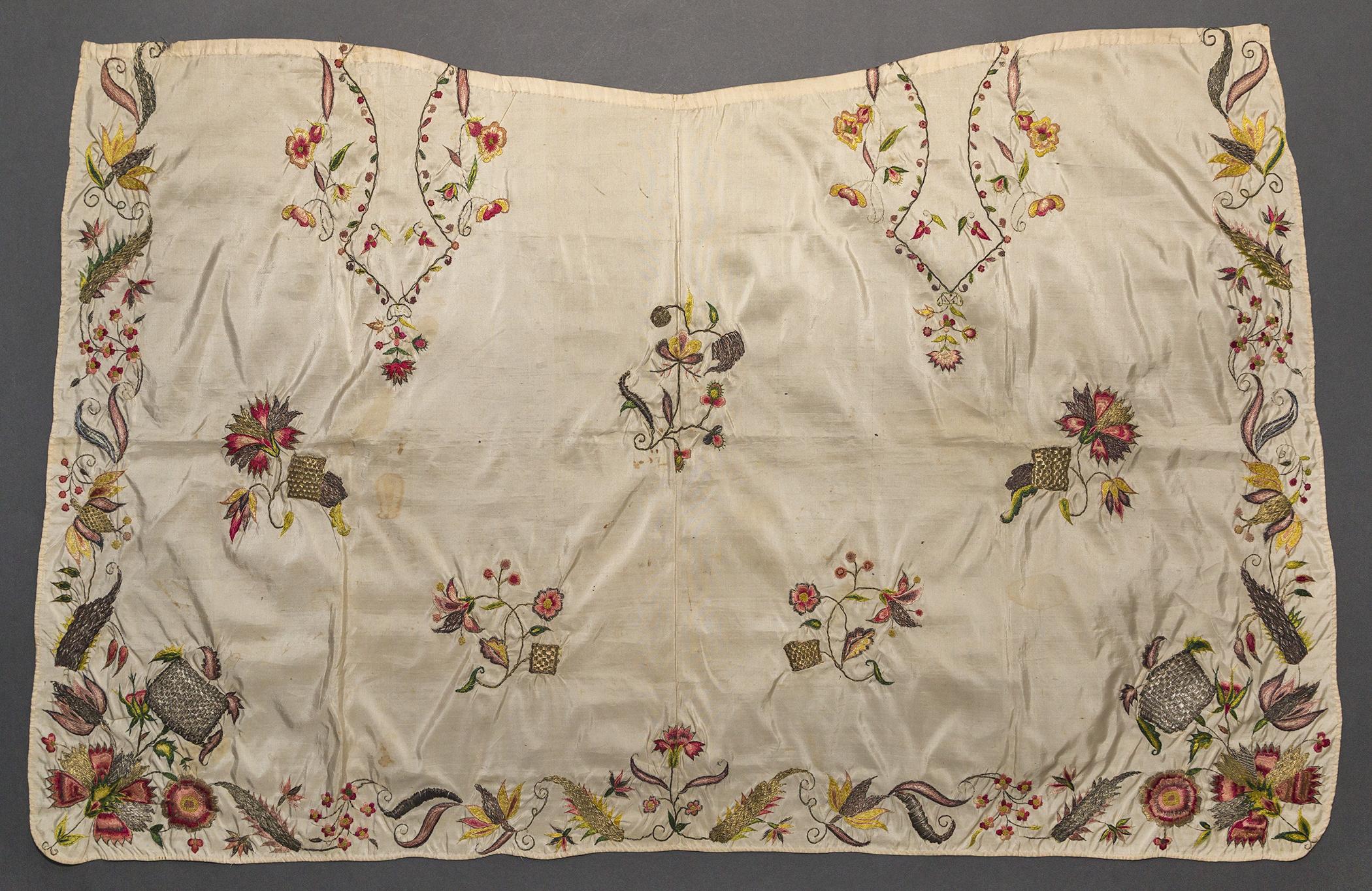 1955.0018.003 Apron, view 1