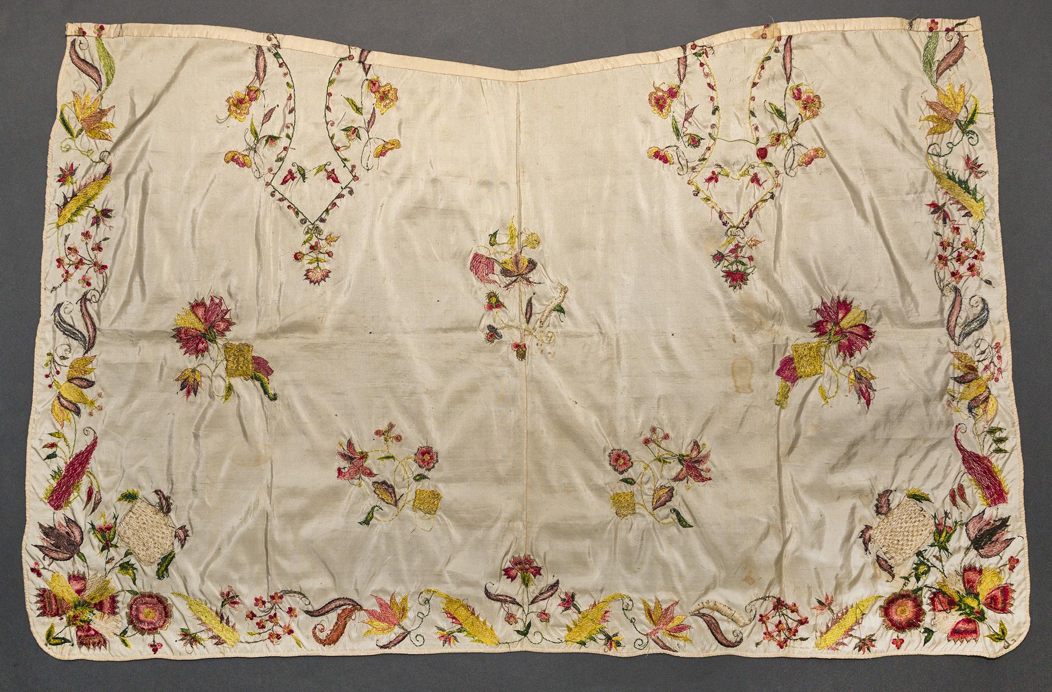 1955.0018.003 Apron, view 2, reverse