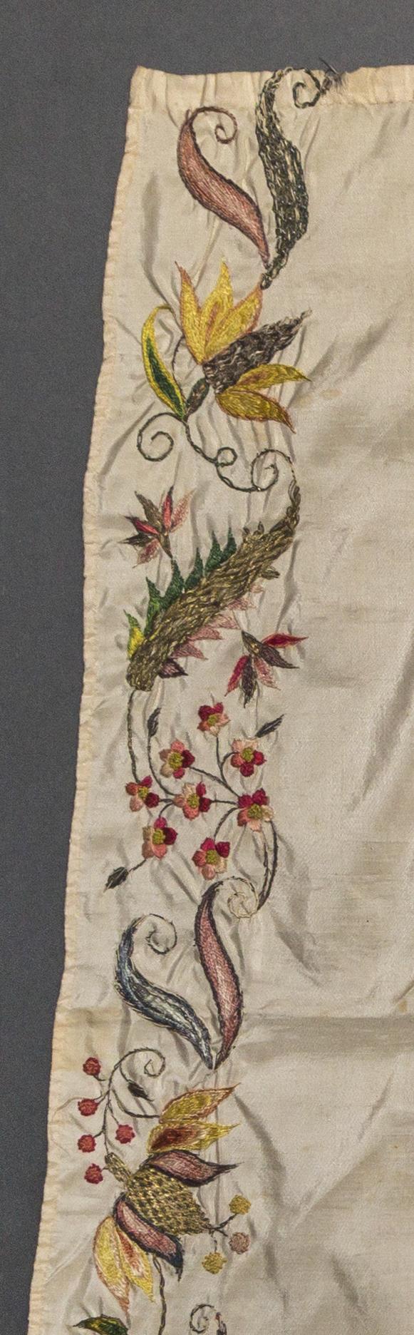 1955.0018.003 Apron, detail 2
