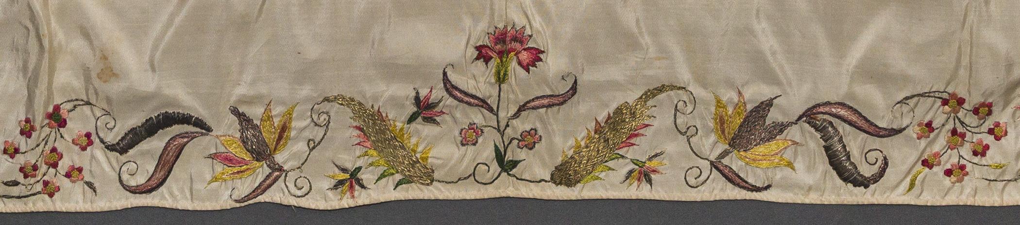 1955.0018.003 Apron, detail 4