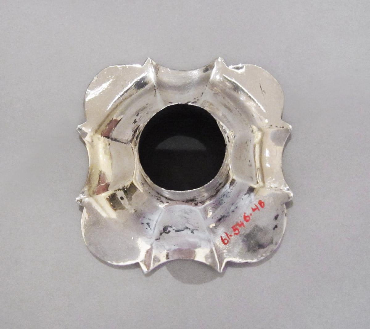 1961.0546.004 B Candlestick, bobeche, underside