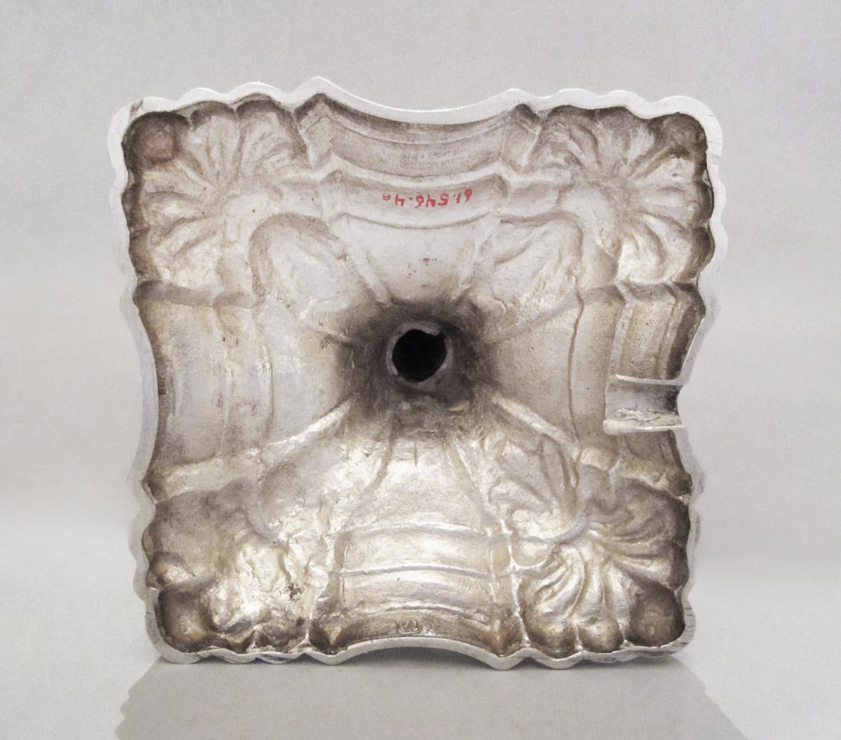 1961.0546.004 A Candlestick, underside