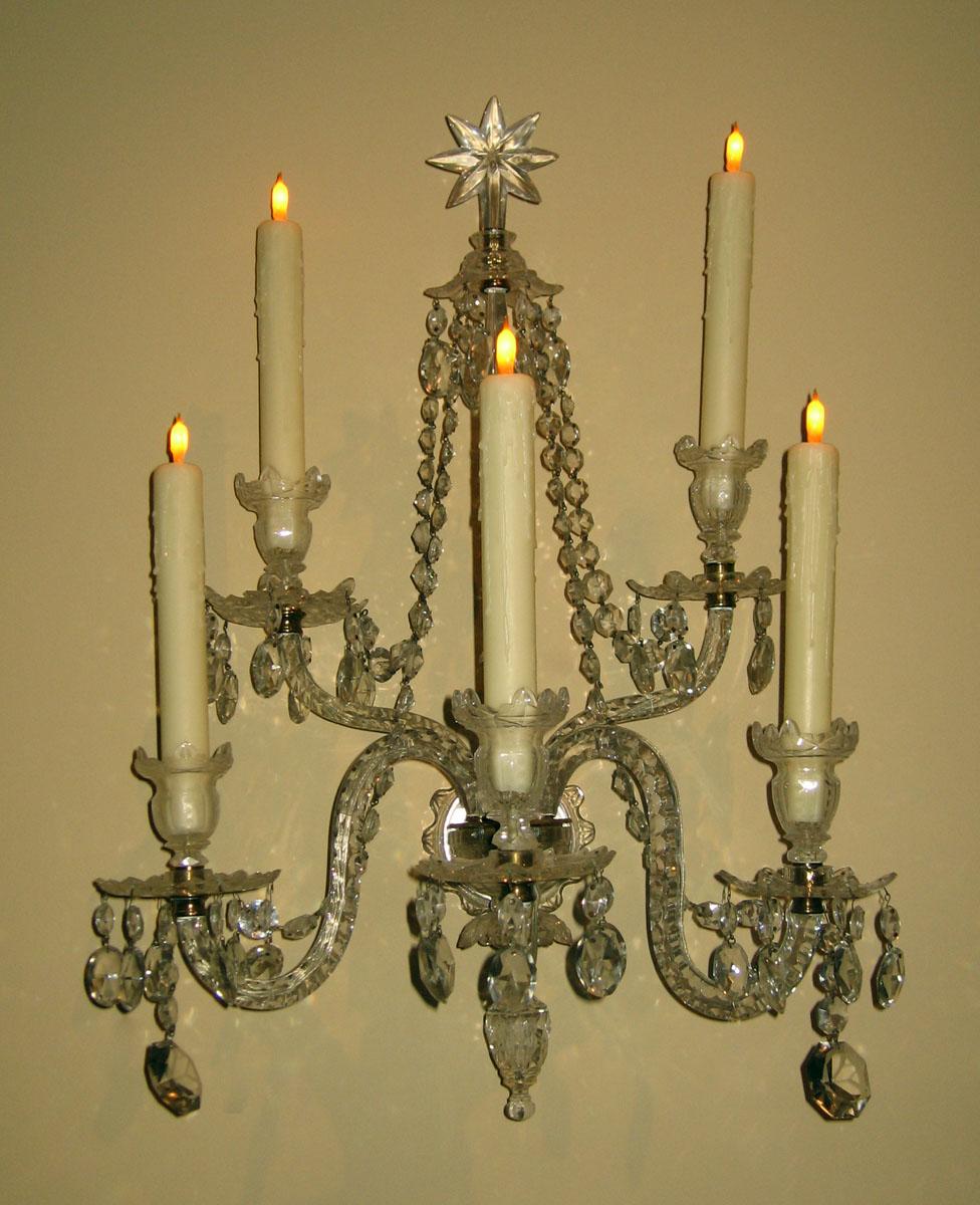 1961.0549.004 Glass sconce
