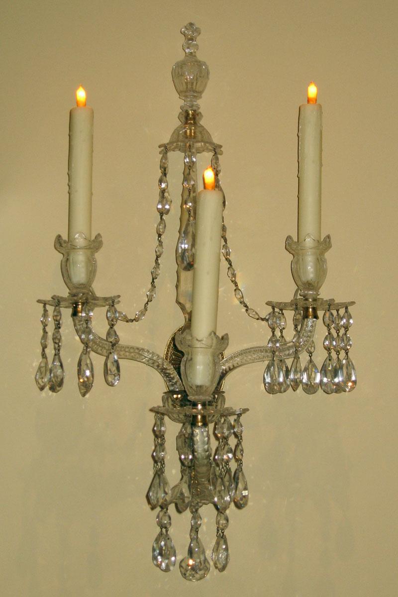 1961.0551.002 Glass sconce