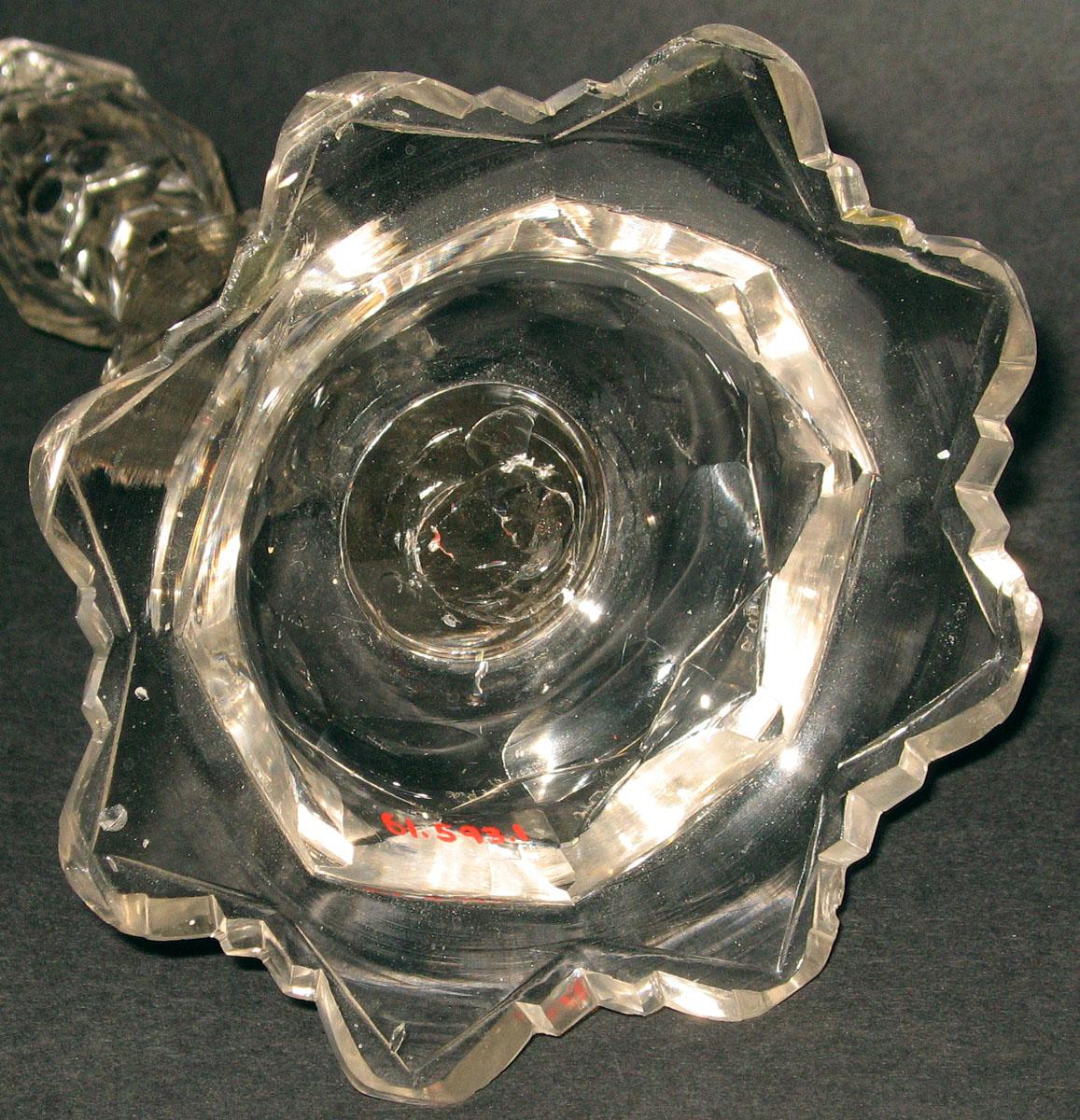 1961.0593.001 Glass candlestick (underside)