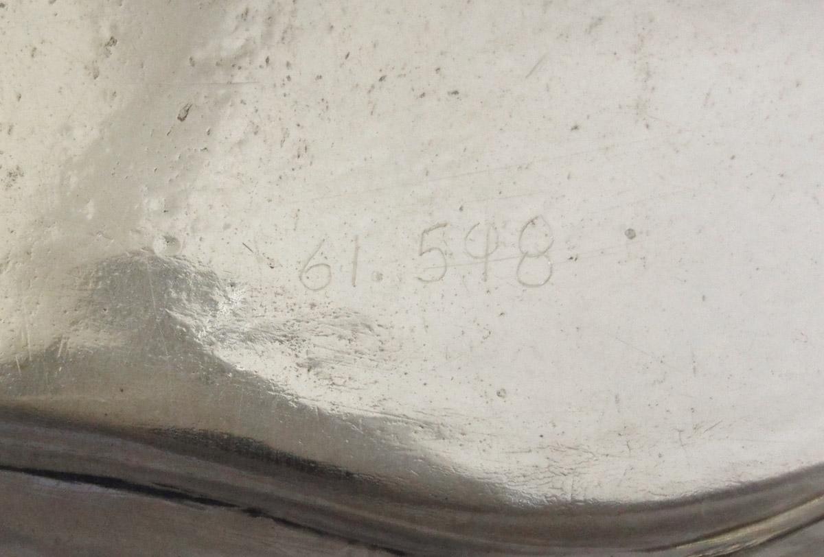 1961.0598 Salver, inscription