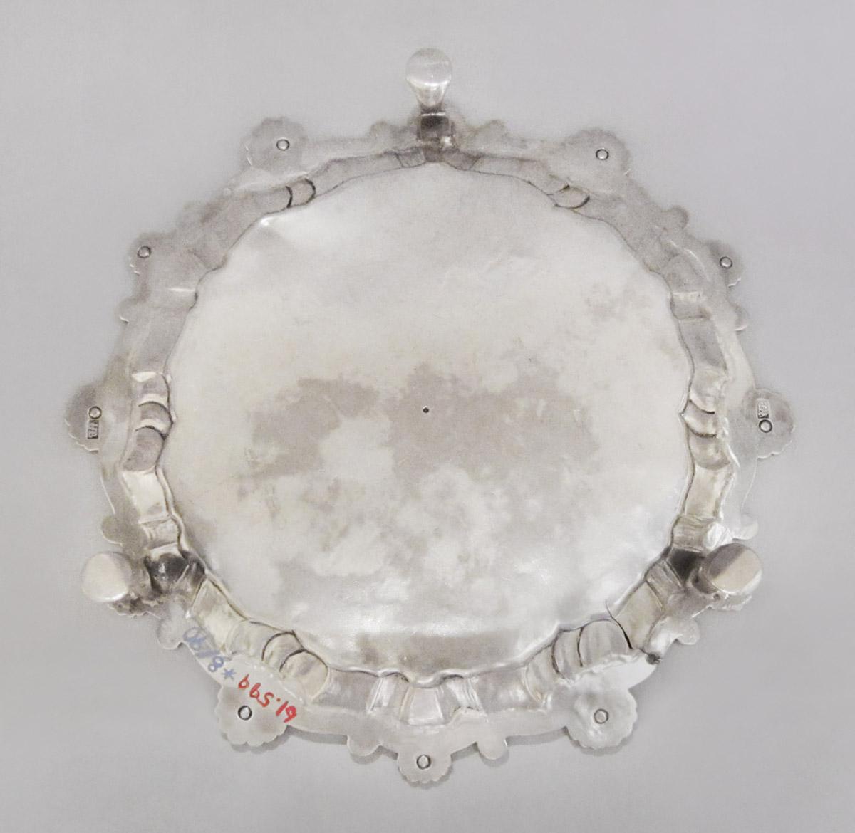 1961.0599 Salver, underside