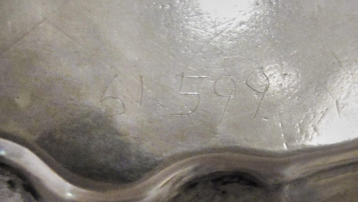 1961.0599 Salver, inscription 2